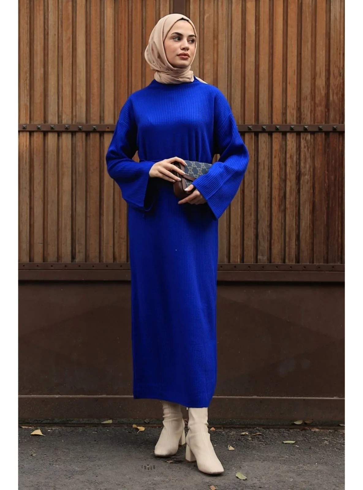 Colorless - Knit Dresses