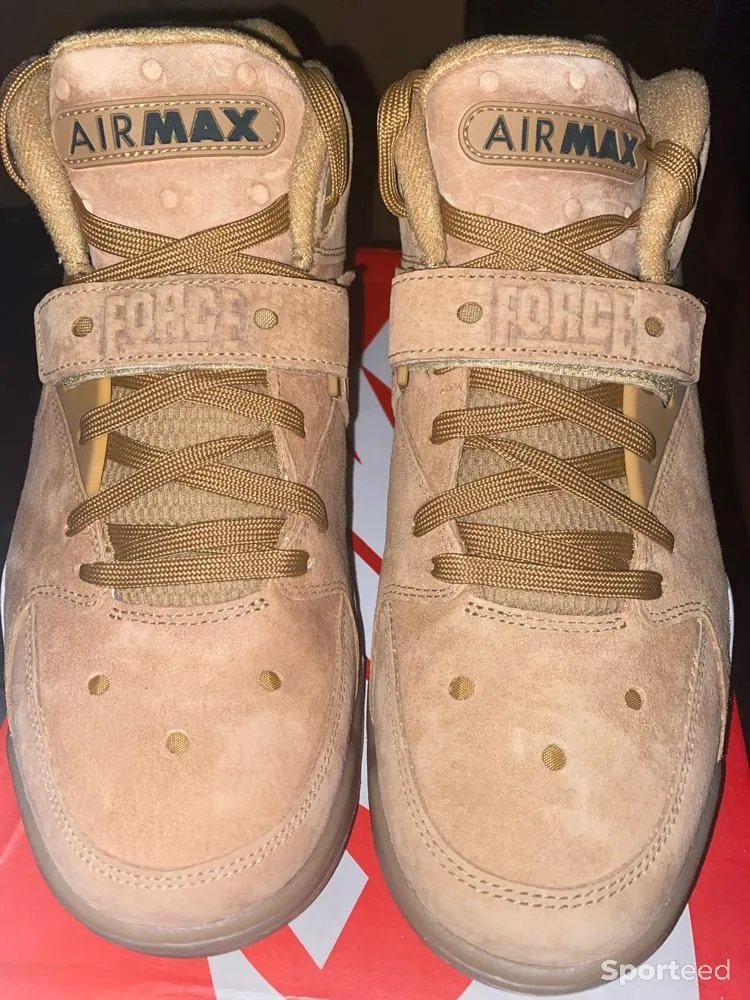 Nike air force max PRM 44.5/10.5us neuf Ajouté le : 22/12/2023