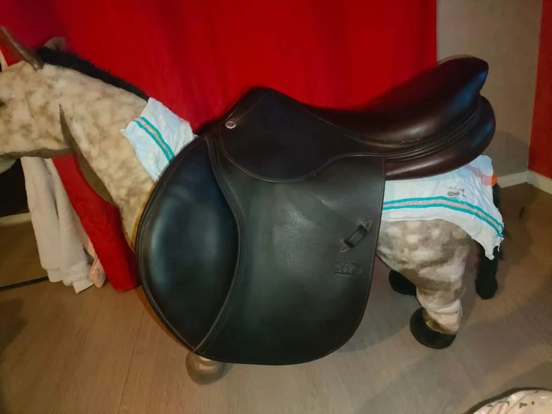 Selle CWD Se01 taille 16