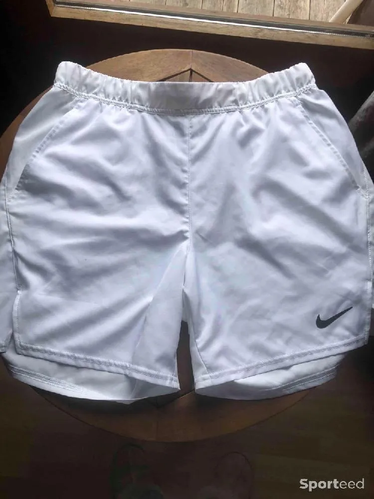 Short tennis Nike  neuf Ajouté le : 04/03/2024