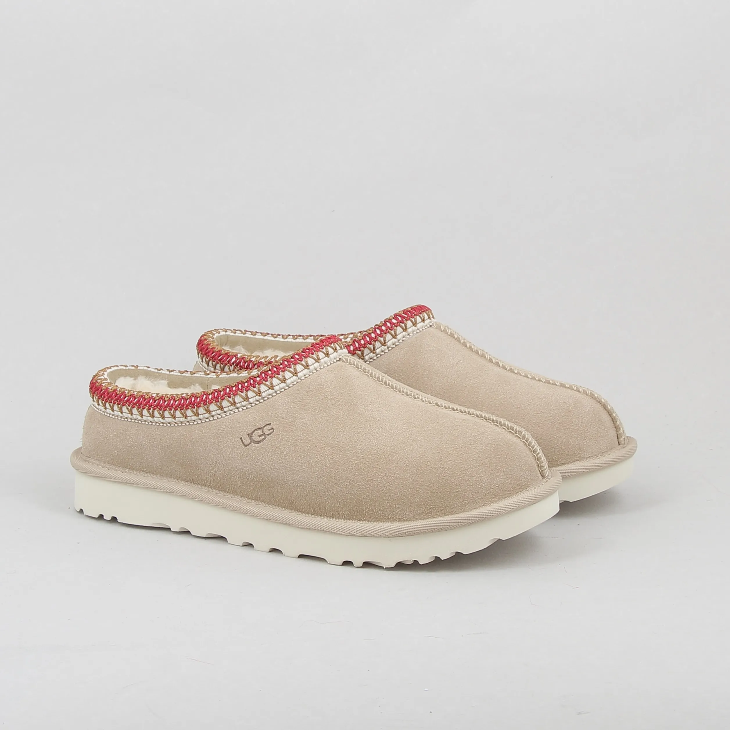 UGG /--tasman e24